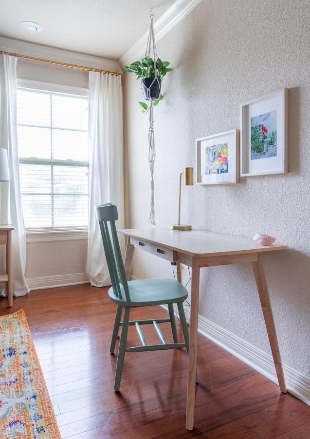 Cottage Getaway - Quiet Cottage Charm Near U Of A 파예트빌 외부 사진